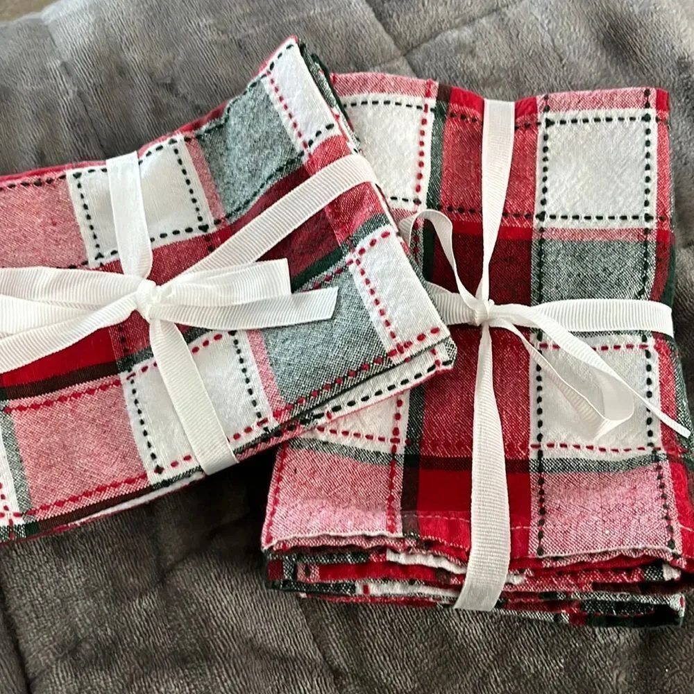 Set of 5 Bold & Vibrant White Green Red Plaid Cotton Cloth Christmas Napkins